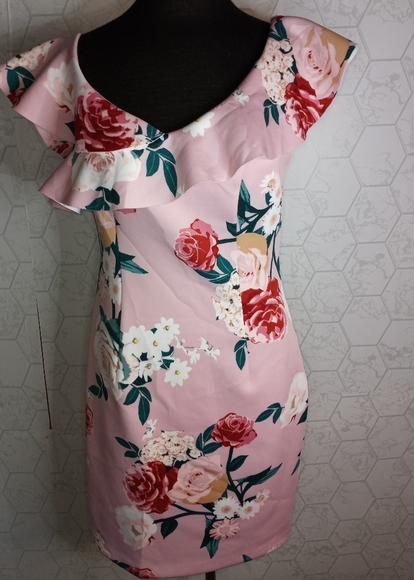 Guess womans convertible off the shoulder to one shoulder floral ruffle dress - Picture 4 of 16